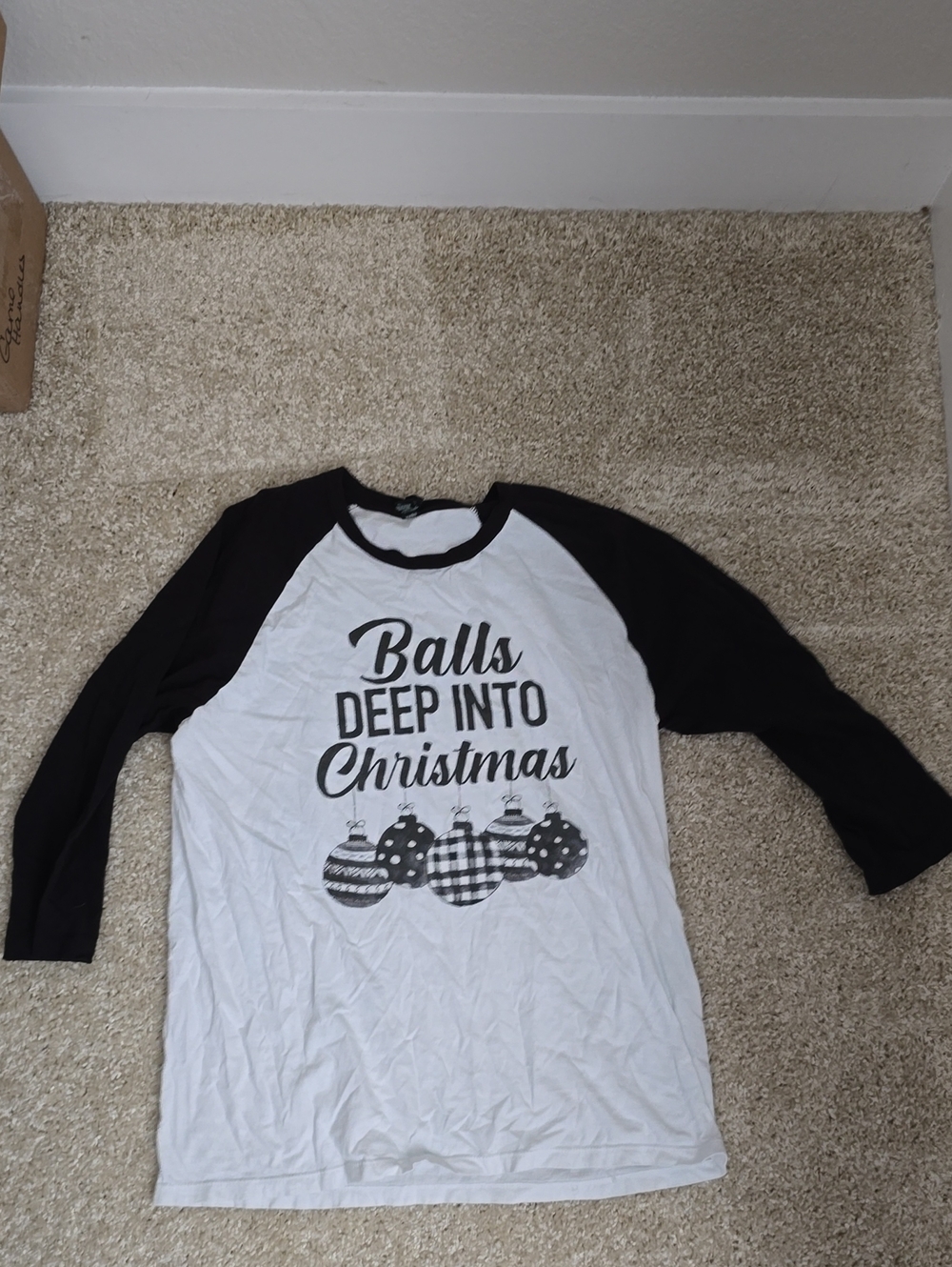 Source Unknown Black and White Raglan Long Sleeve Tee